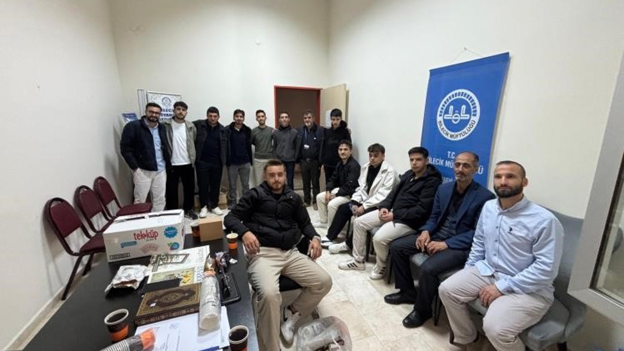 Bilecik’te İl Müftüsü Dilek üniversiteli gençlerle bir araya geldi
