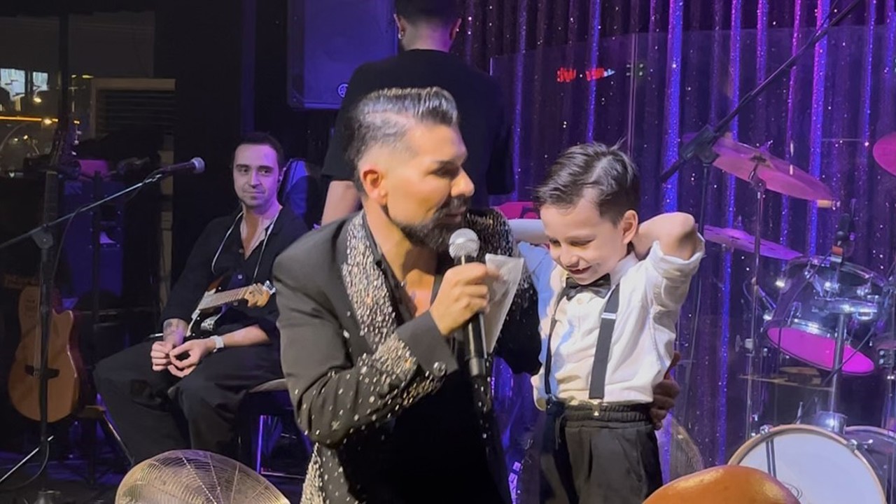 Mehmet Çevik Bursa’da sahneyi yıktı geçti: "Benim sahnemde cadılara yer yok"
