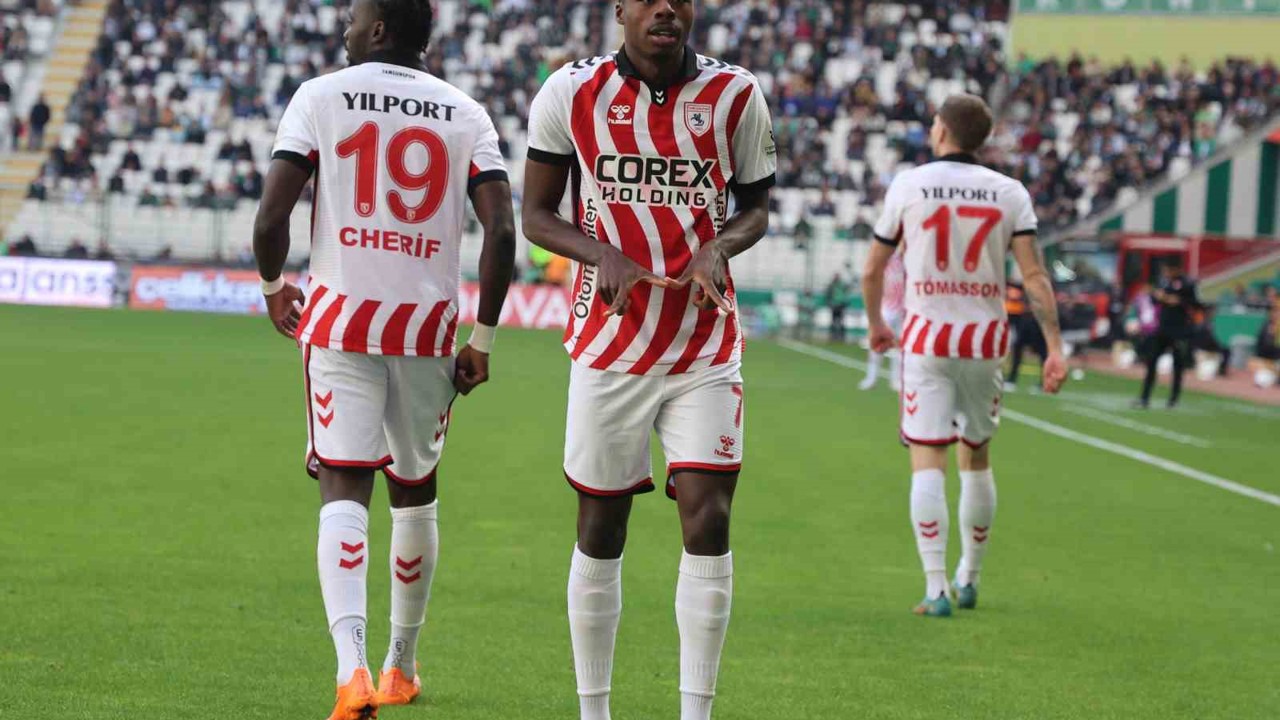 Trendyol Süper Lig: Konyaspor: 0 - Samsunspor: 2 (İlk yarı)
