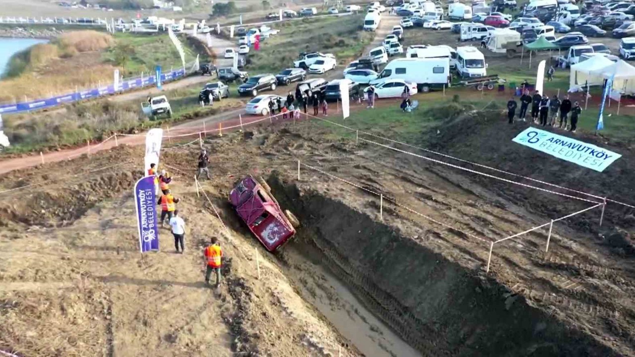 Arnavutköy’de Off-Road şenliğinde yürekleri ağza getiren anlar
