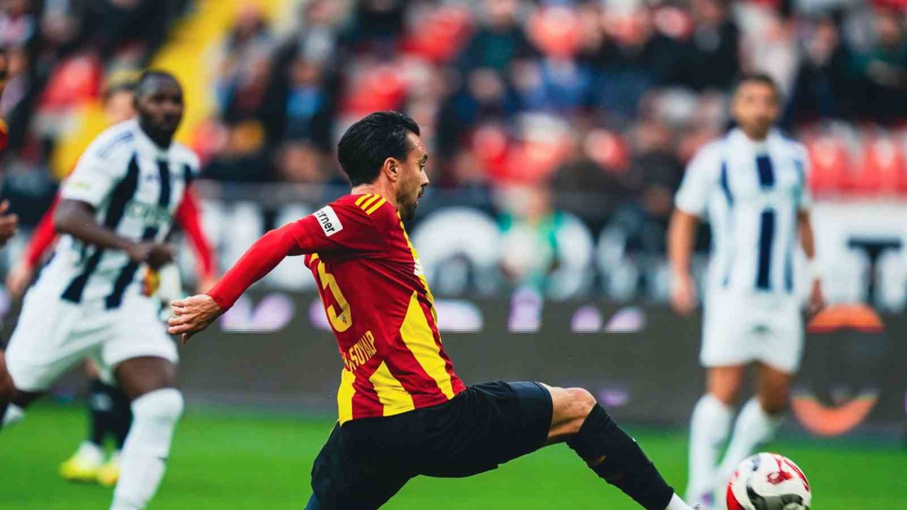 Trendyol Süper Lig: Kayserispor: 2 - Kasımpaşa: 1 (İlk yarı)

