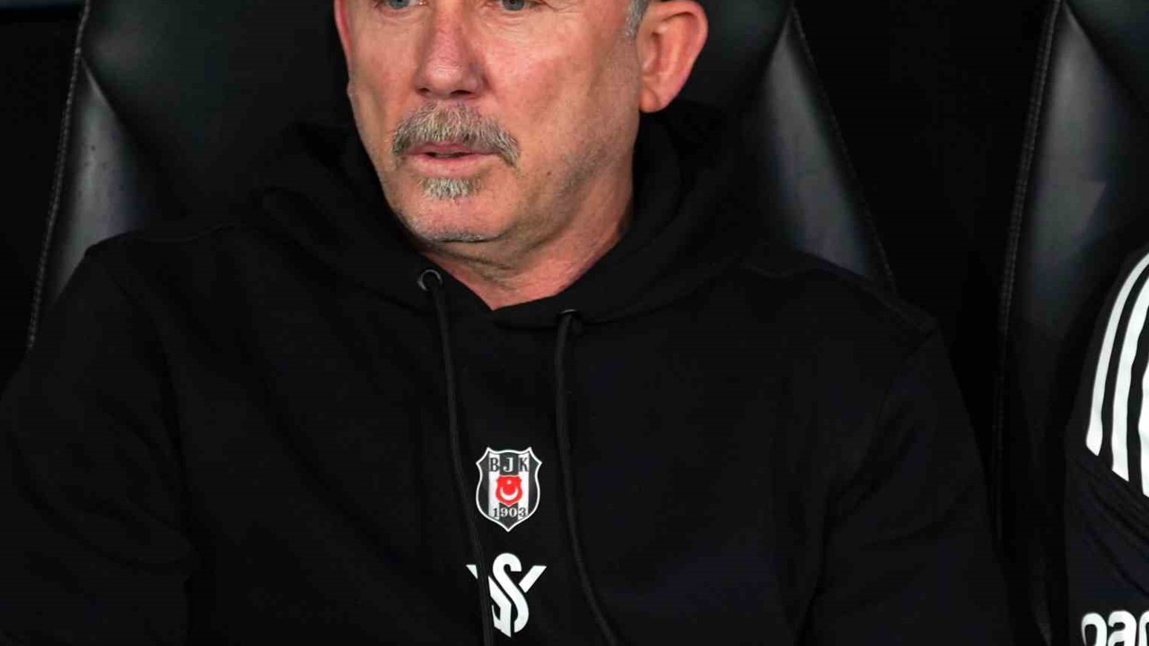 Sergen Yalçın, Beşiktaş’ın başında Fenerbahçe’ye ilk kez kaybetti
