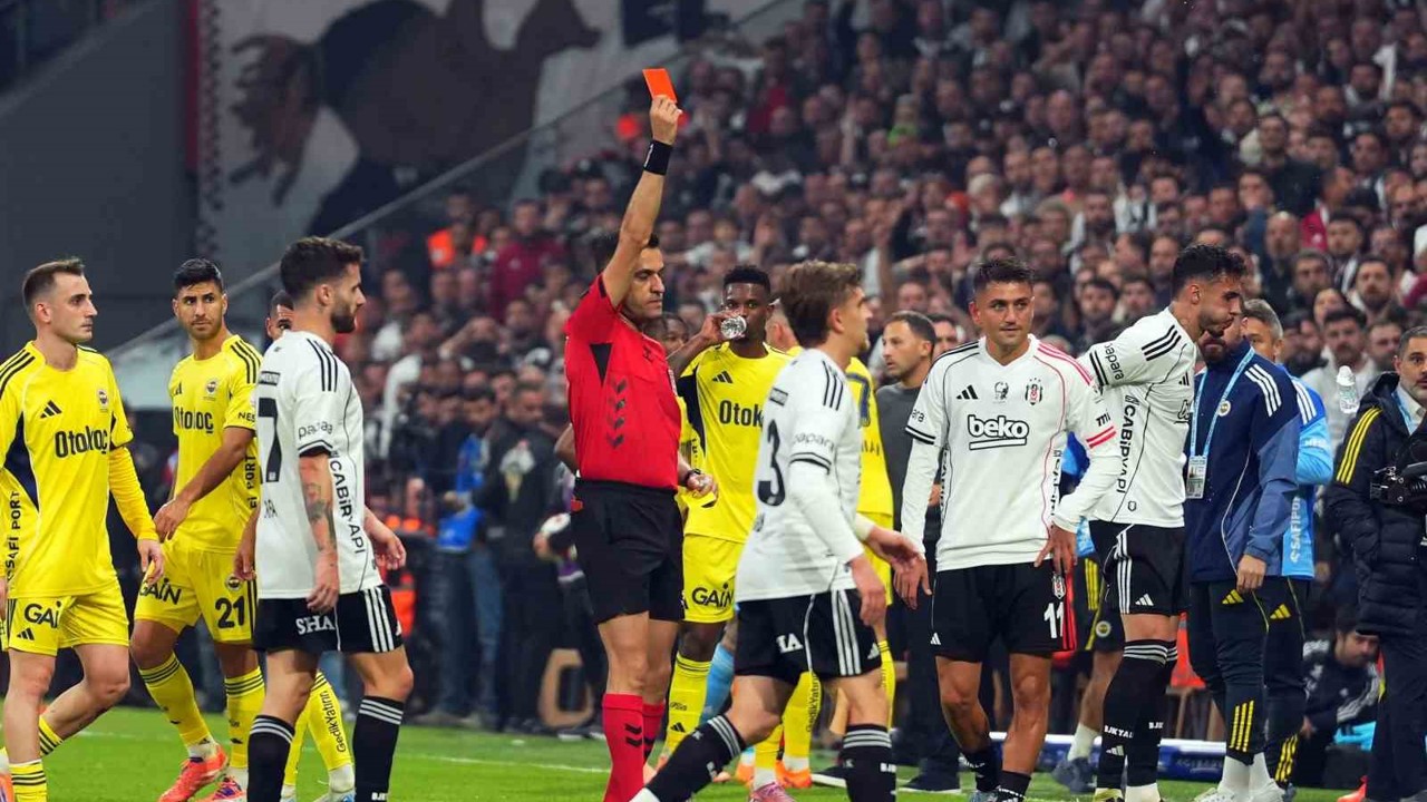 Beşiktaş, bir Fenerbahçe maçında yine kırmızı kart gördü

