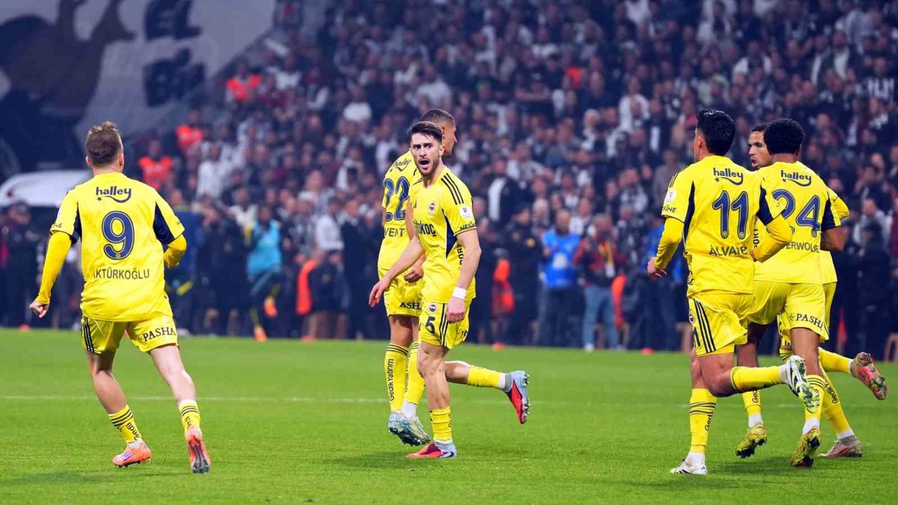 Fenerbahçe, galibiyet serisini derbide de sürdürdü
