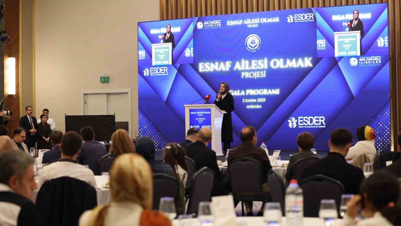 Bakan Göktaş "Esnaf Ailesi Olmak" projesinin galasına katıldı
