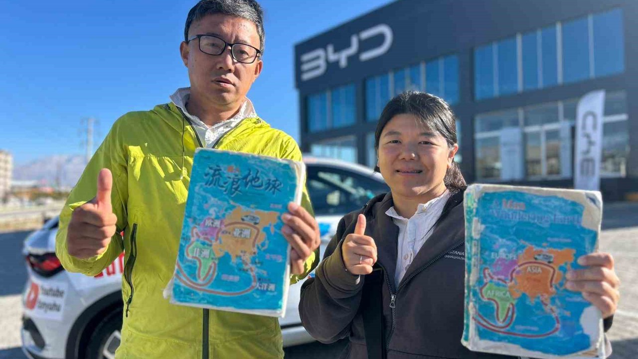 Elektrikli araçla dünya turuna çıkan çevreci çift Van’a ulaştı
