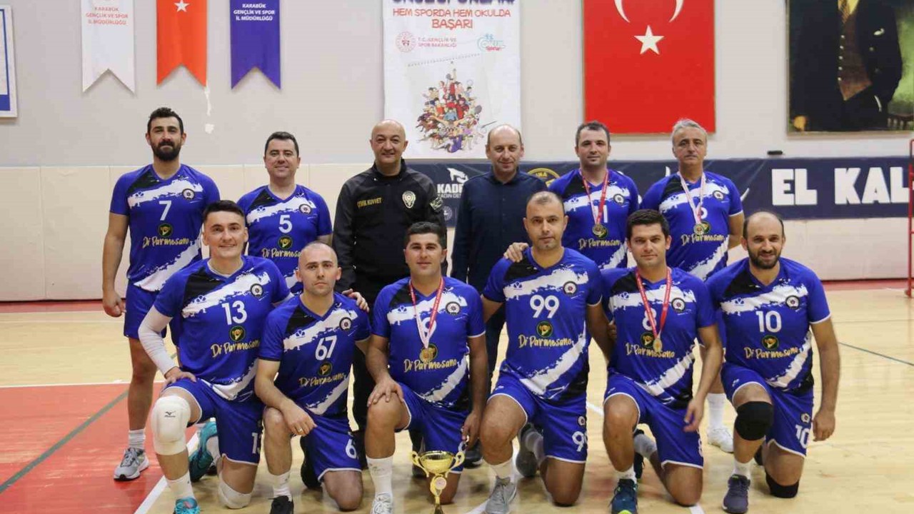 Karabük Emniyet Müdürlüğü Voleybol Takımı bölge müsabakalarında mücadele edecek
