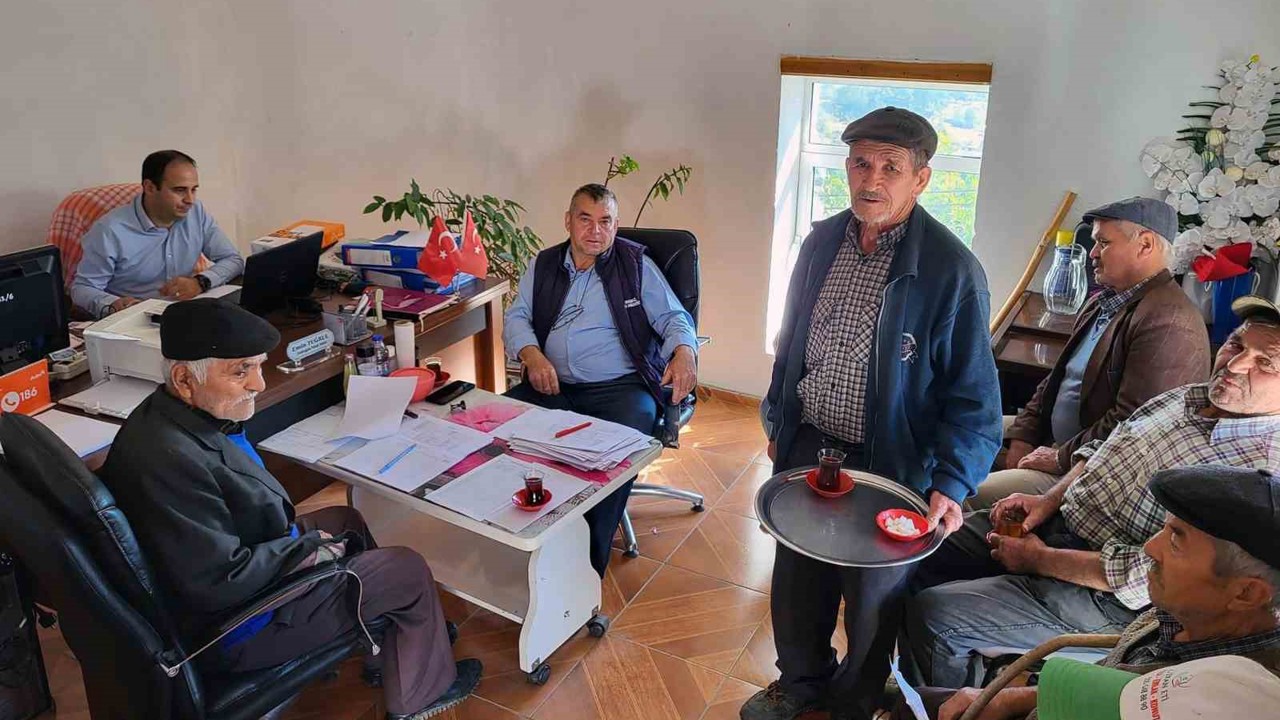 Menteşe Ziraat Odası Başkanı Baştuğ, Şenyayla’da elma üreticilerinin sorunlarını dinledi
