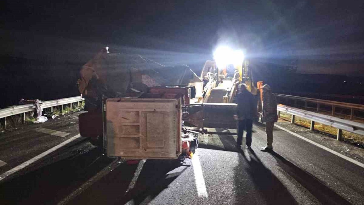 Bolu’da traktörle hafif ticari araç çarpıştı: 5 yaralı
