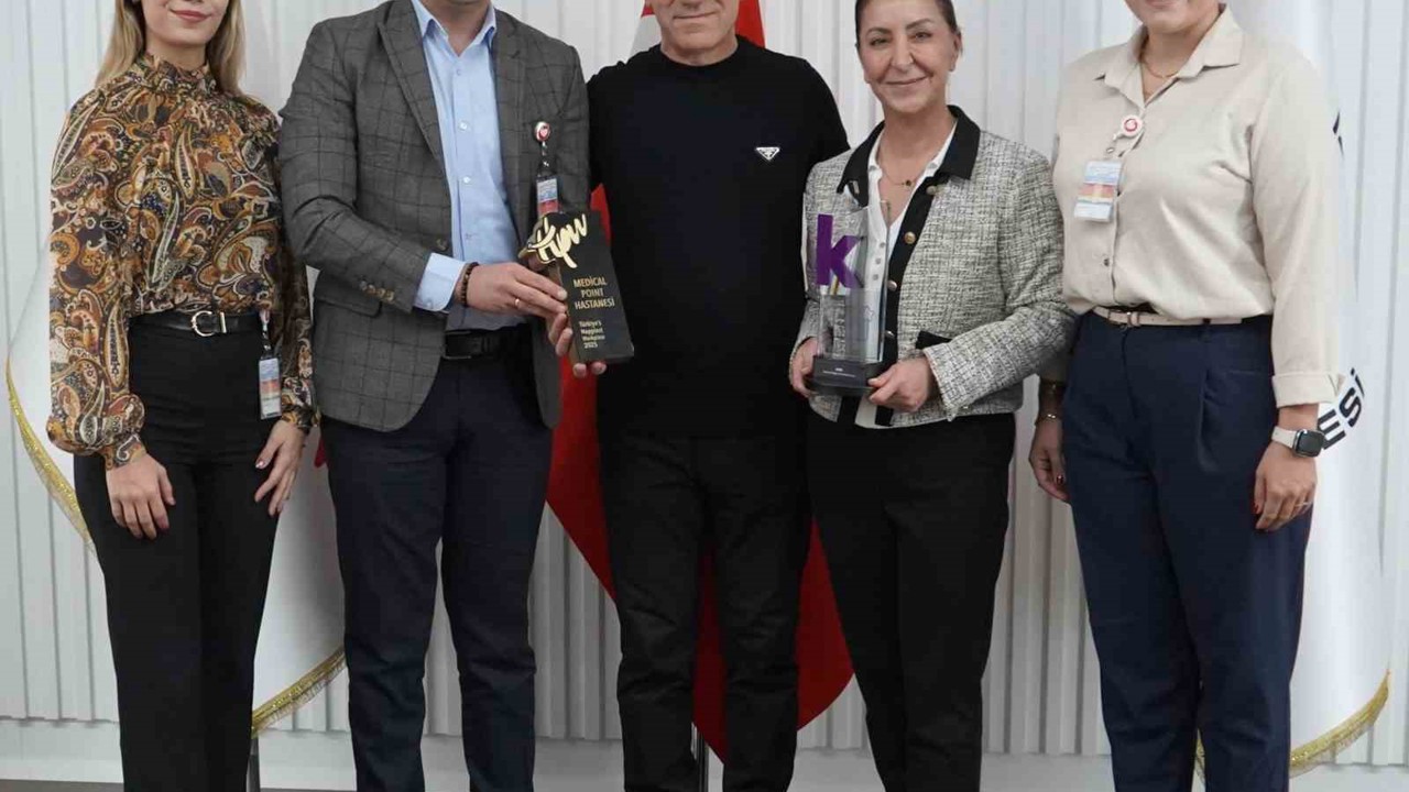 Medical Point İzmir Hastanesine çifte gurur
