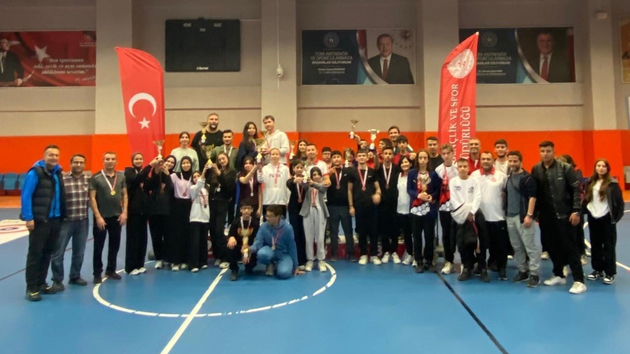 Denizli’nin floor curling şampiyonları belli oldu
