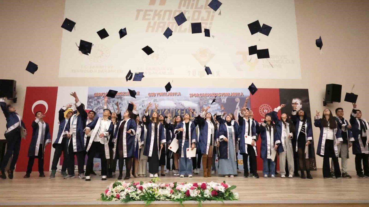 Deneyap Denizli ilk mezunlarını verdi
