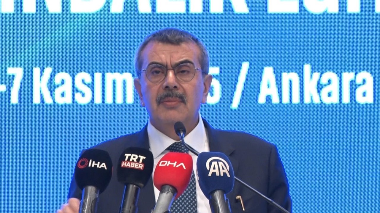 Bakan Tekin: "45 farklı ülkede 2 bin 785 bursiyerimiz var"
