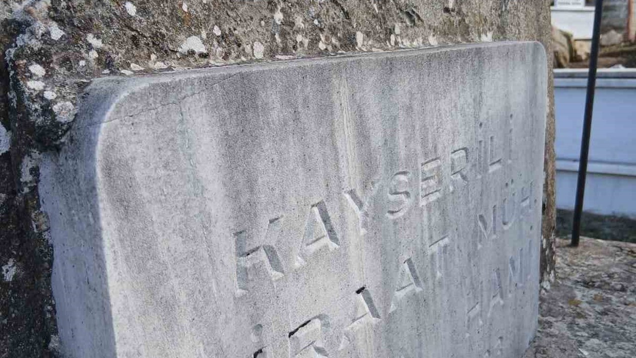 Bilecik’te tarihi keşif: Ünlü şairin babasının mezarı ortaya çıktı
