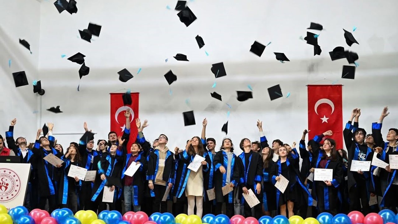 Kırklareli’nde geleceğin teknoloji yıldızları mezun oldu
