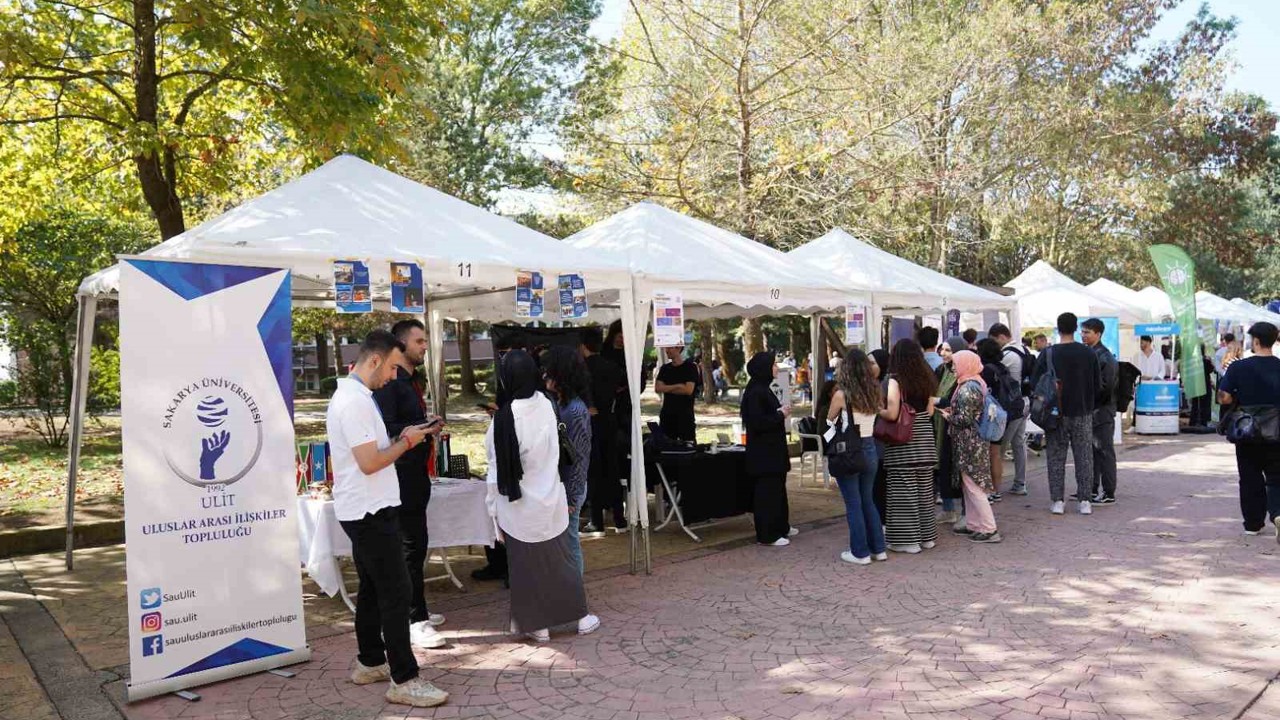 SAÜ öğrencilerine bakanlık desteği
