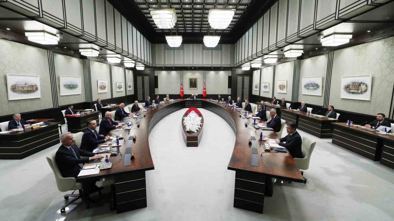 Cumhurbaşkanlığı Kabinesi, Cumhurbaşkanı Recep Tayyip Erdoğan başkanlığında Beştepe’de toplandı.
