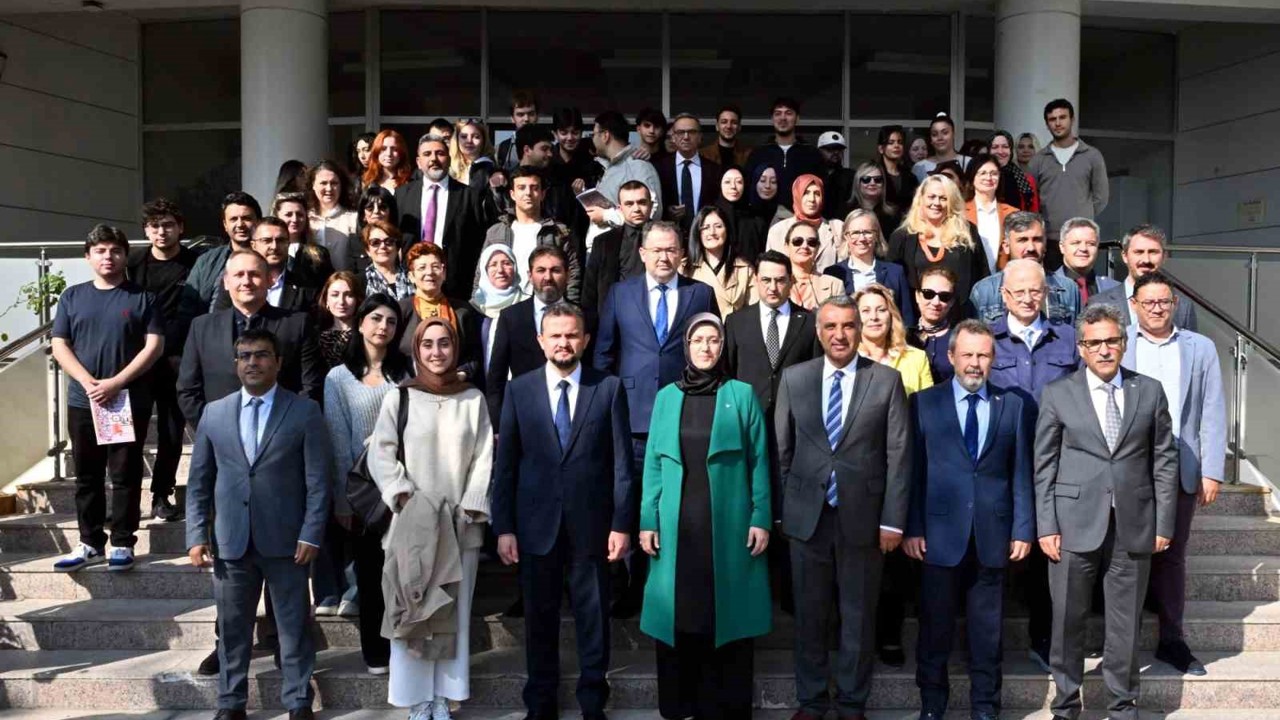 Türkiye Ulusal Ajansı Başkanı Manisa CBÜ’de öğrencilerle bir araya geldi
