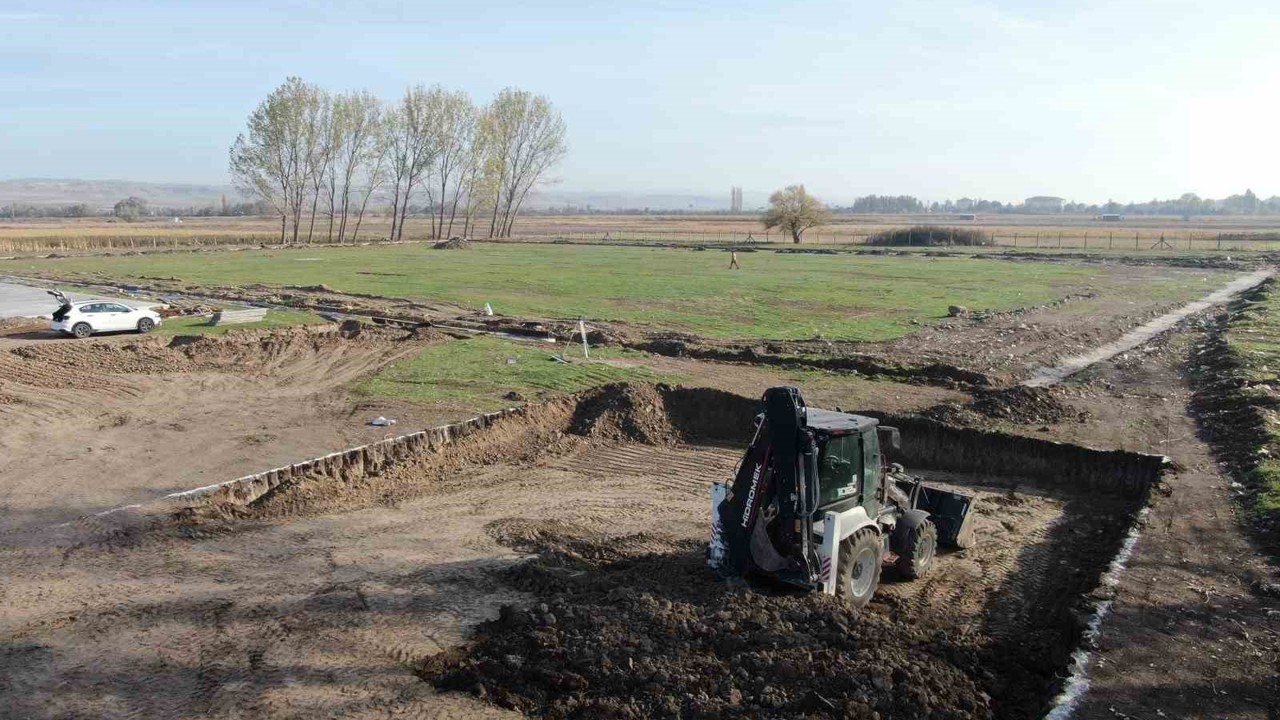 İnönü Spor Kompleksi çalışmaları tüm hızıyla sürüyor
