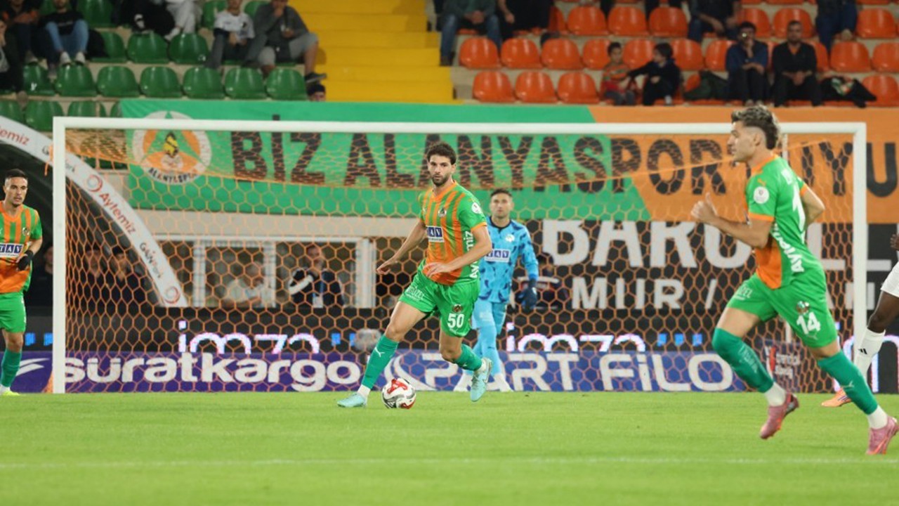 Trendyol Süper Lig: Alanyaspor: 0 - Gaziantep FK: 0 (İlk yarı)
