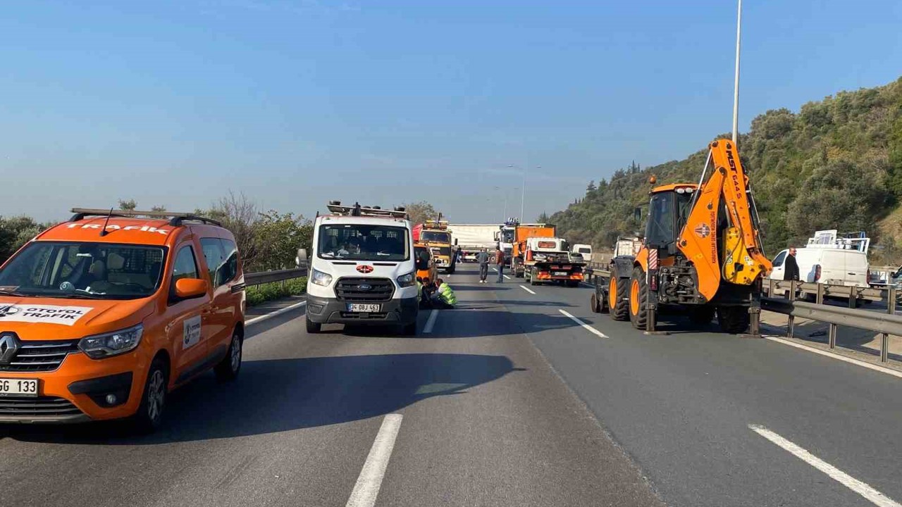 Tır kazası TEM’i kilitledi
