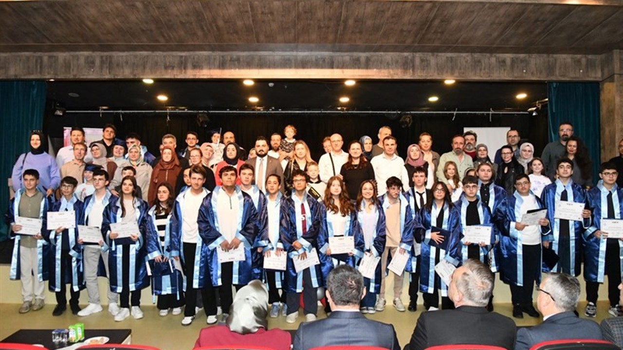 Tekirdağ’da DENEYAP mezunları geleceğe kep attı
