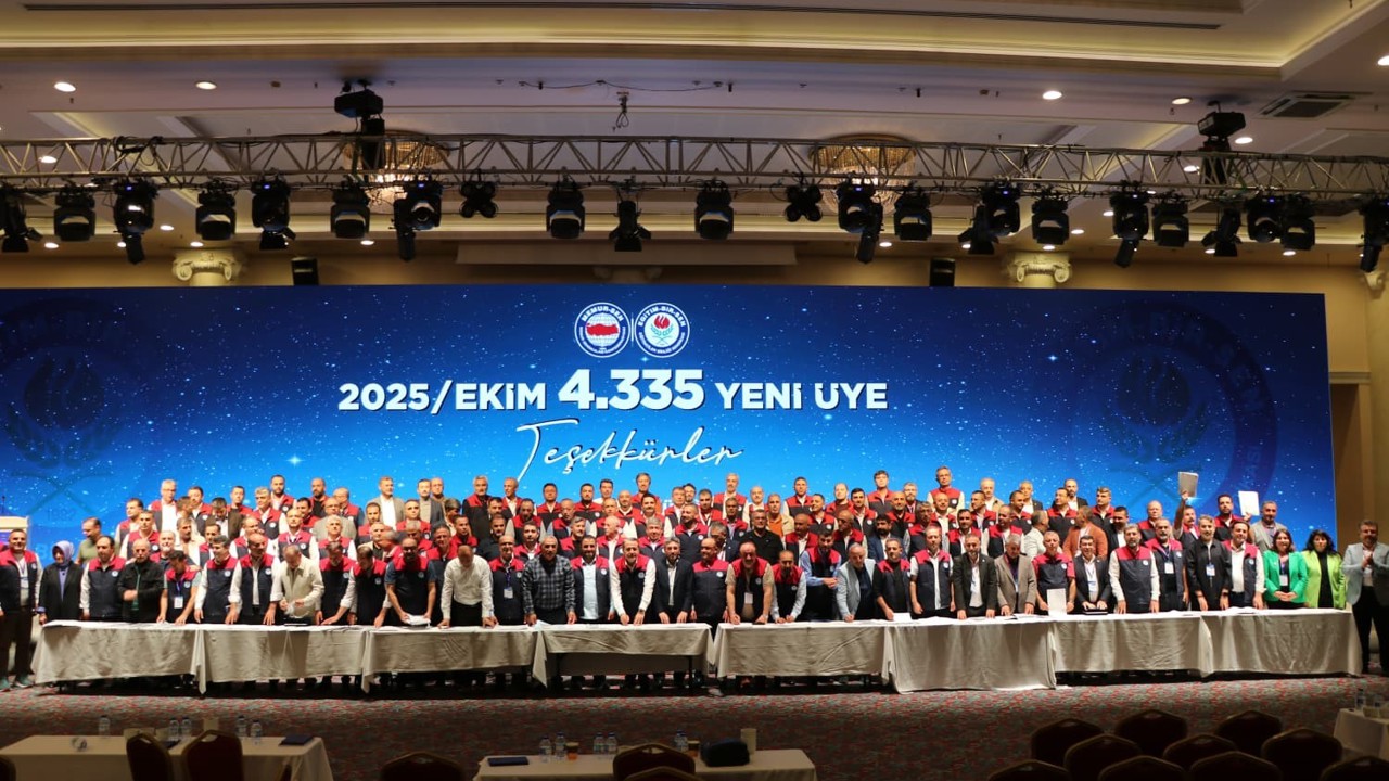 Eğitim-Bir-Sen Adana heyeti Antalya’dan ödülle döndü
