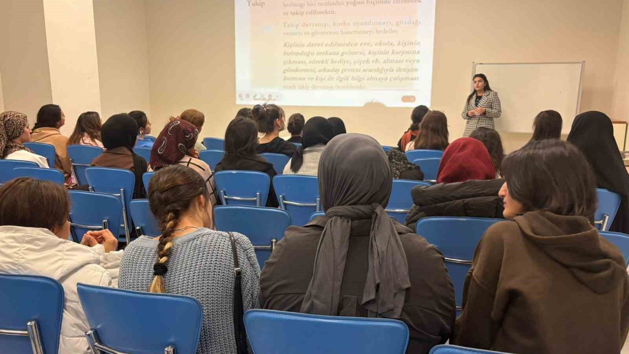 Bayburt’ta üniversite öğrencilerine kadına yönelik şiddetle mücadele semineri verildi

