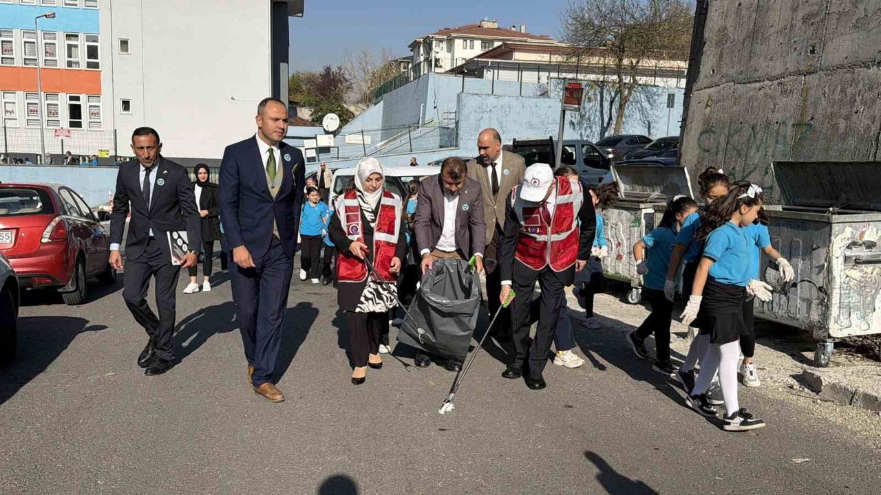Öğrenciler hem eğlendi hem temizlik yaptı

