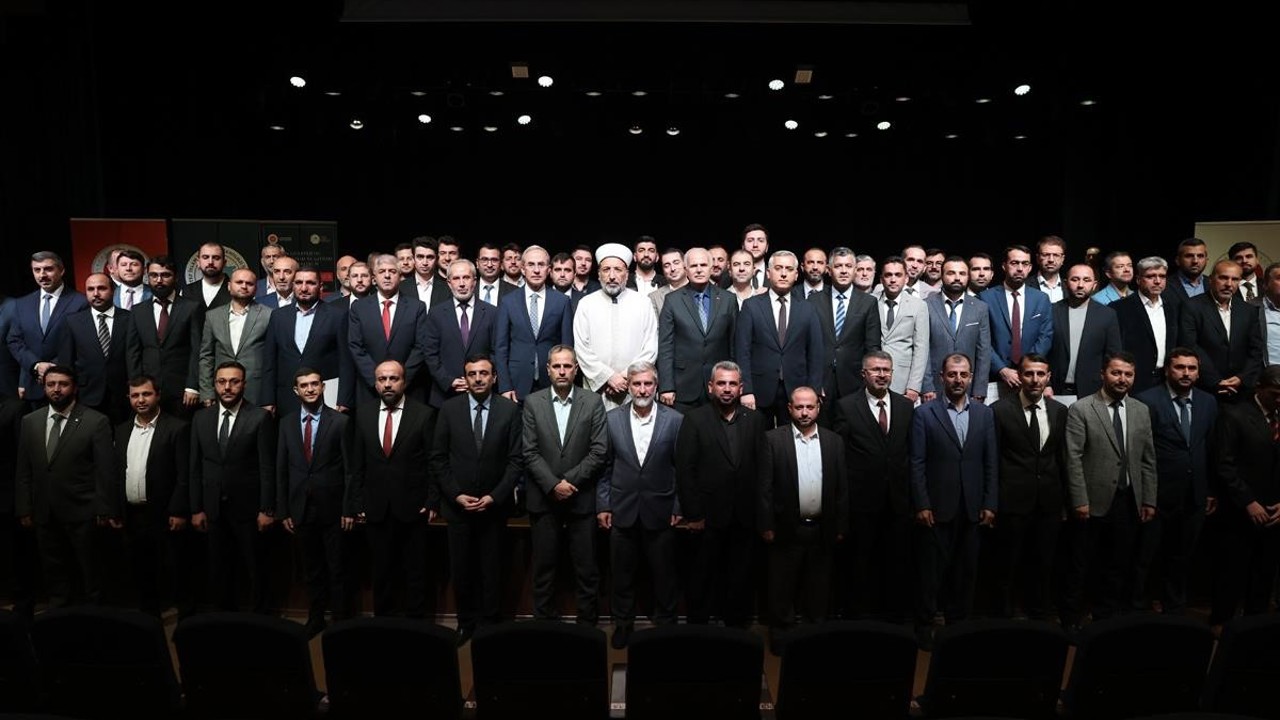 GİBTÜ-Müftülük işbirliğinde "Din Görevlileri Mesleki Eğitim ve Gelişim Seminerleri II" sertifika töreni
