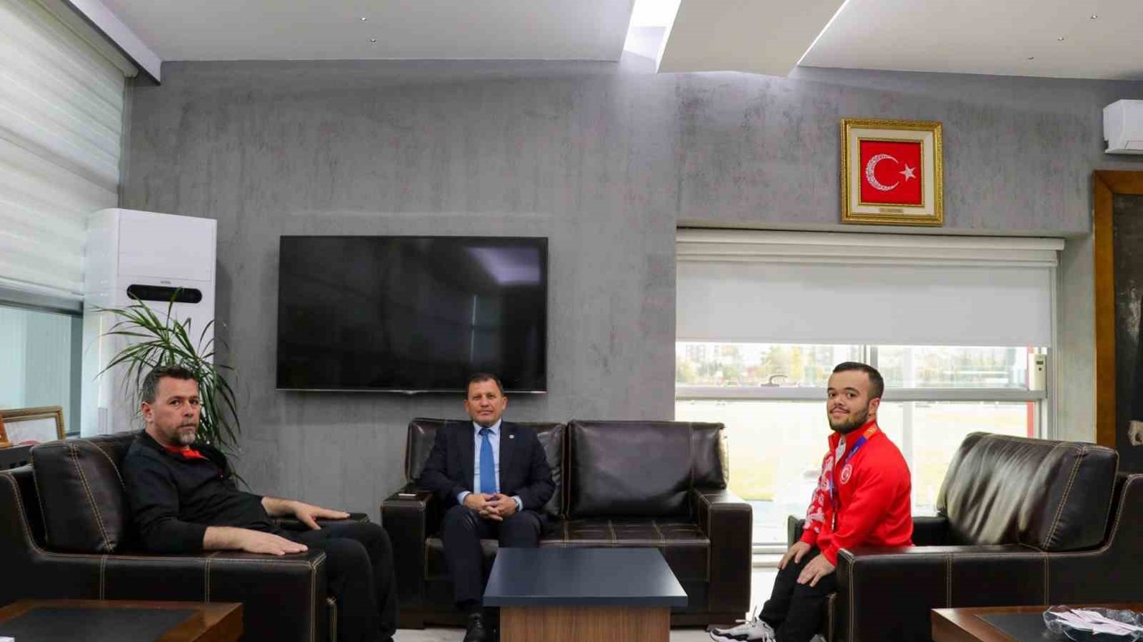 Şampiyondan İl Müdürü Kabakcı’ya ziyaret
