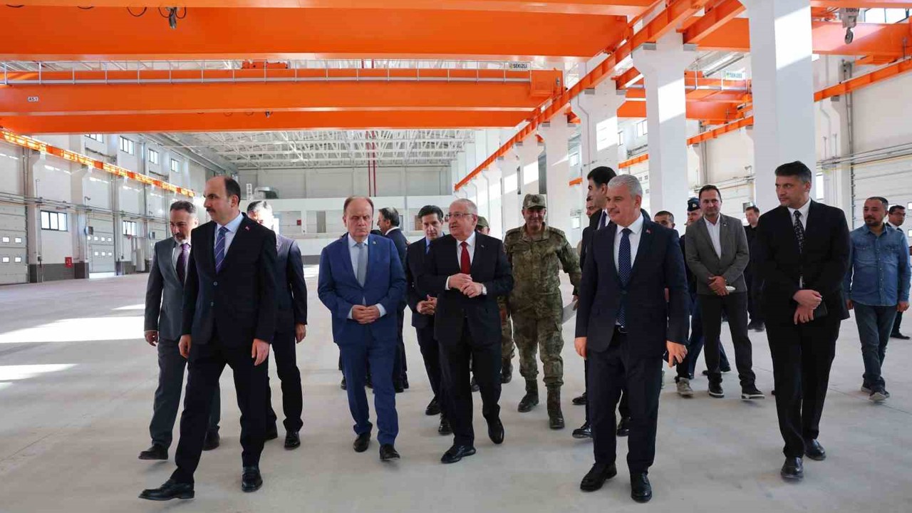 Bakan Güler ‘Savunma Sanayisi Tedarikçi Buluşmaları’ programına katıldı
