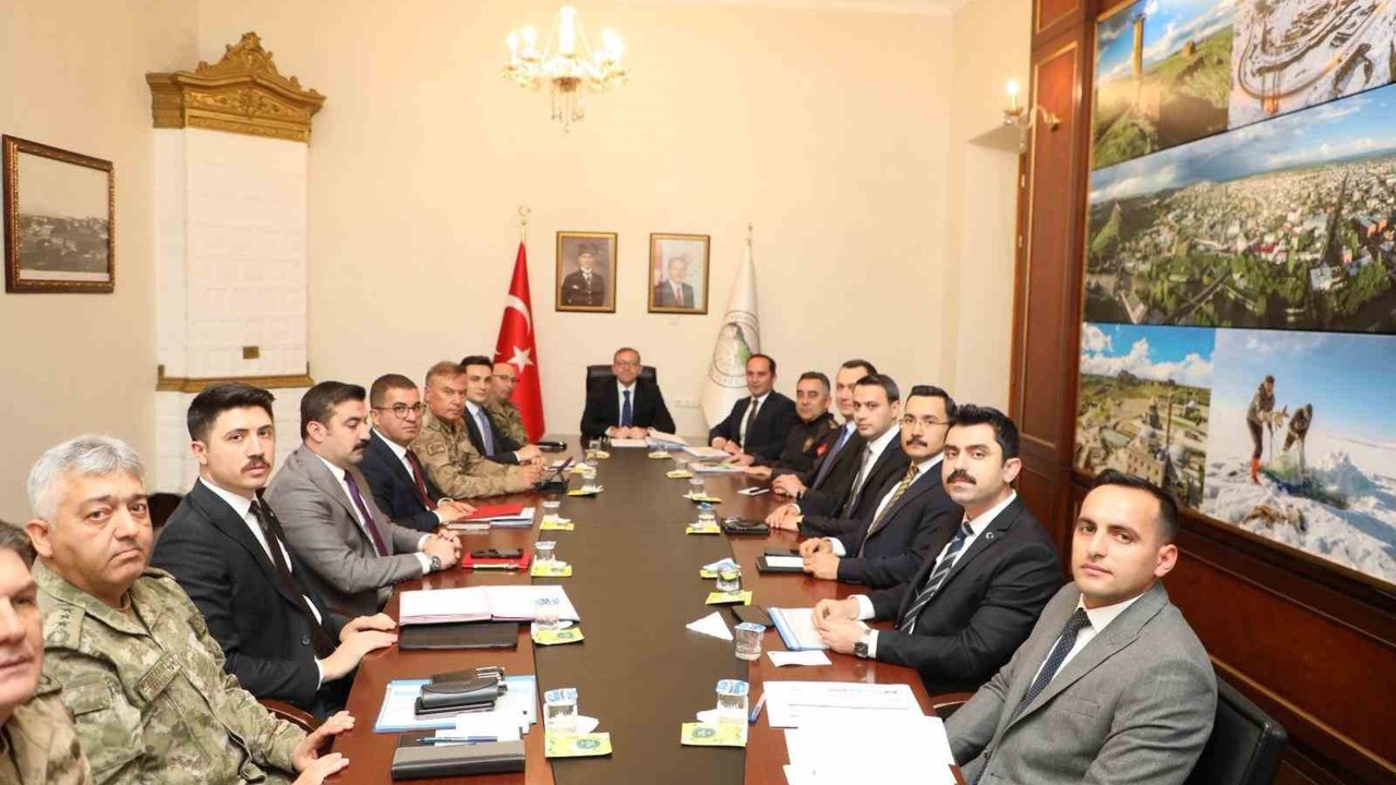 Kars’ta asayiş ve güvenlik toplantısı yapıldı.
