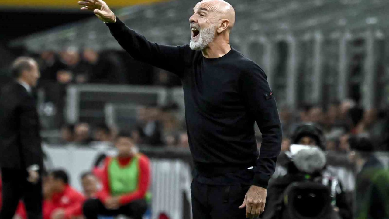Fiorentina, Stefano Pioli ile yollarını ayırdı
