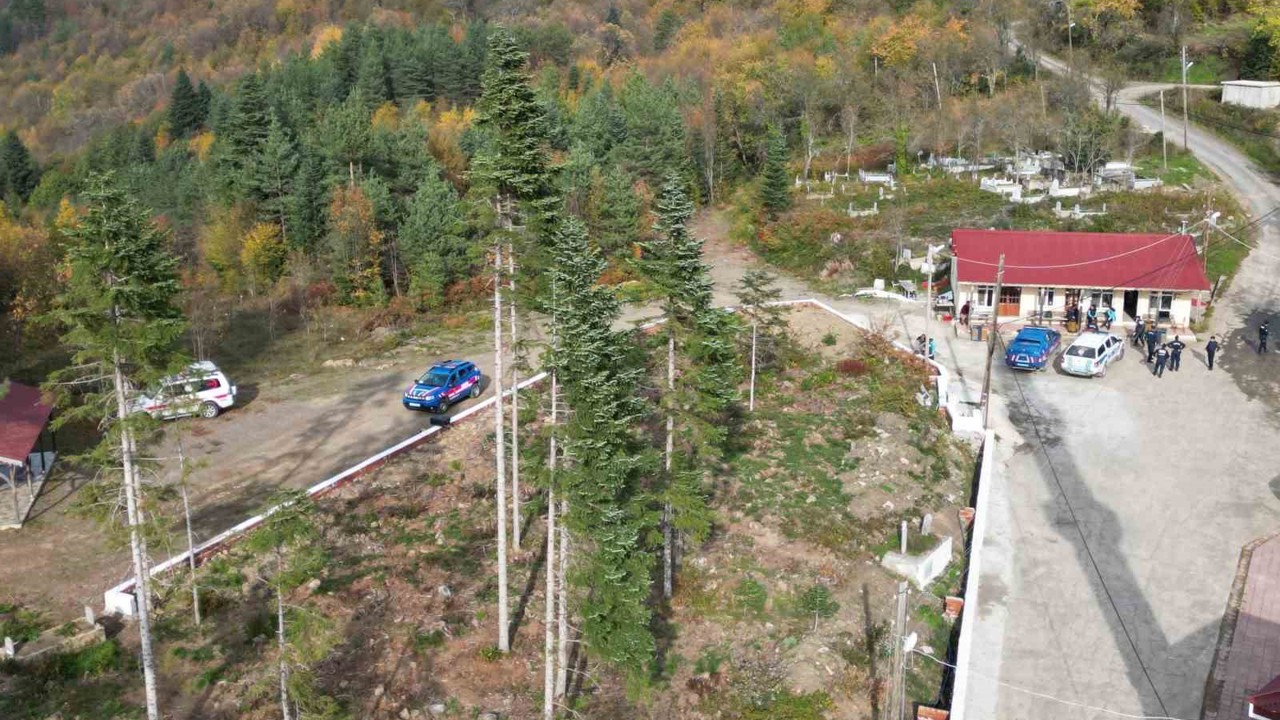 Oğluyla birlikte kaybolan kadının telefon sinyalinin alındığı bölgede arama çalışmaları sürüyor
