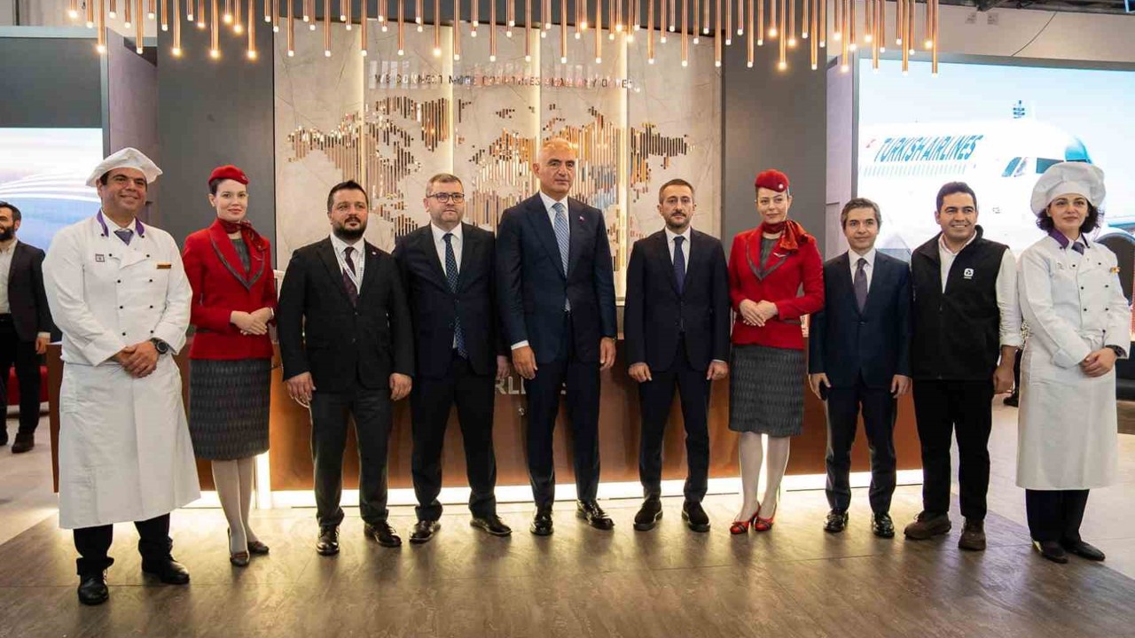 Kültür ve Turizm Bakanı Ersoy: "(Turizmde) Yıl sonu hedefimiz 64 milyar dolara emin adımlarla ilerliyoruz"
