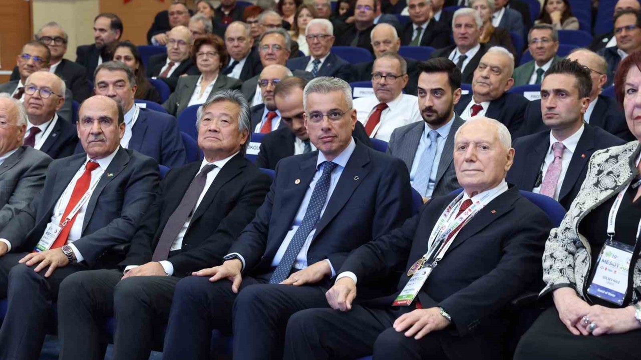 Bakan Memişoğlu: "5 bin nakil ve 149 nakil merkeziyle dünyaya örnek oluyoruz"
