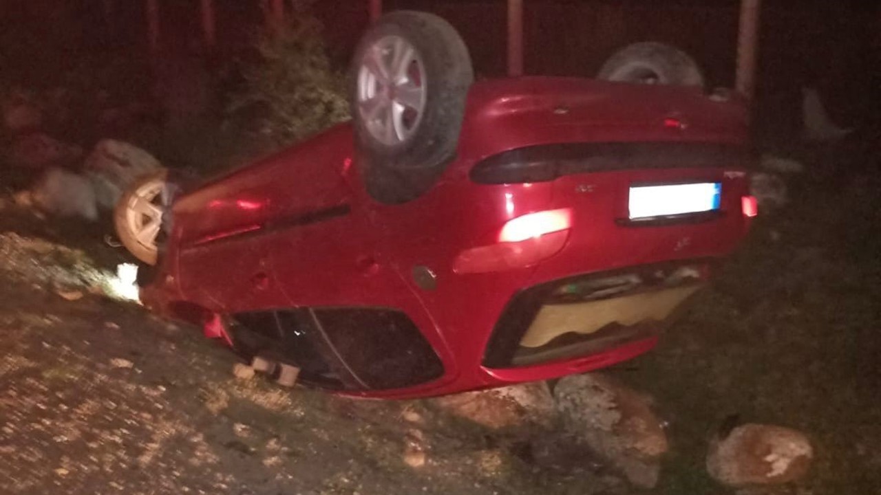 Çanakkale’de takla atan otomobilin sürücüsü hayatını kaybetti
