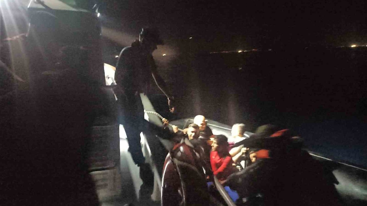 Aydın açıklarında 25 düzensiz göçmen yakalandı
