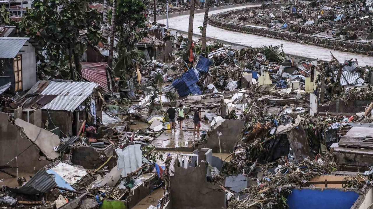Filipinler’i vuran tayfunda can kaybı 66’ya yükseldi
