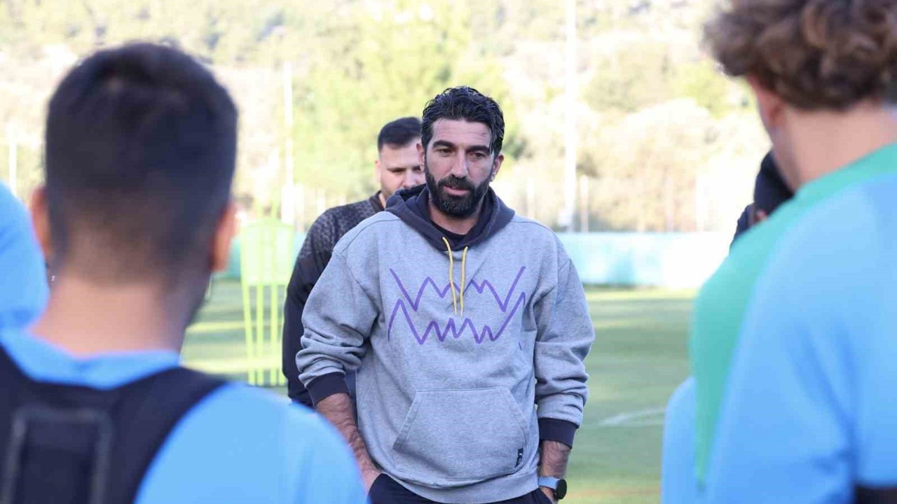 Burhan Eşer: "Yeni bir serinin başlangıcı için İstanbulspor maçını kazanmak istiyoruz"
