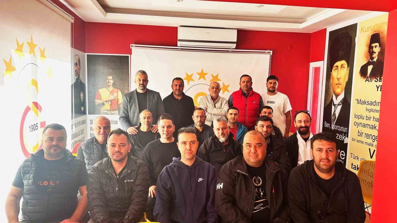 Salihli Galatasaray Taraftarları Derneği’nde Uğur Özçelik güven tazeledi
