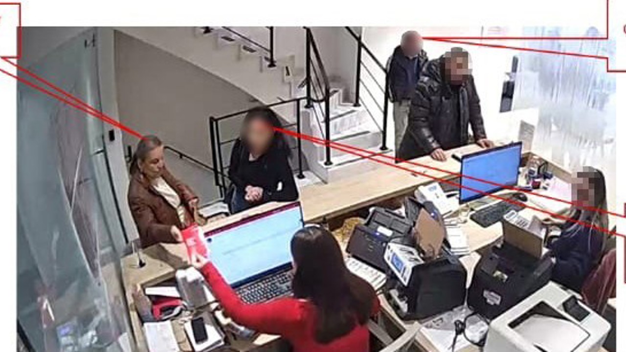 Şişli’de özel bakımevinde kalan yaşlı kadının malına göz diktikleri iddiası: 2 bavulun içinden yüklü miktarda para çıktı
