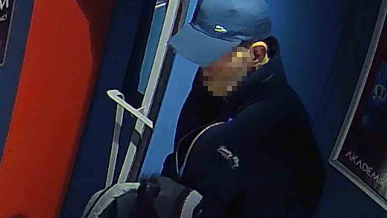 Avcılar’da pişkin hırsız güvenlik kamerasında
