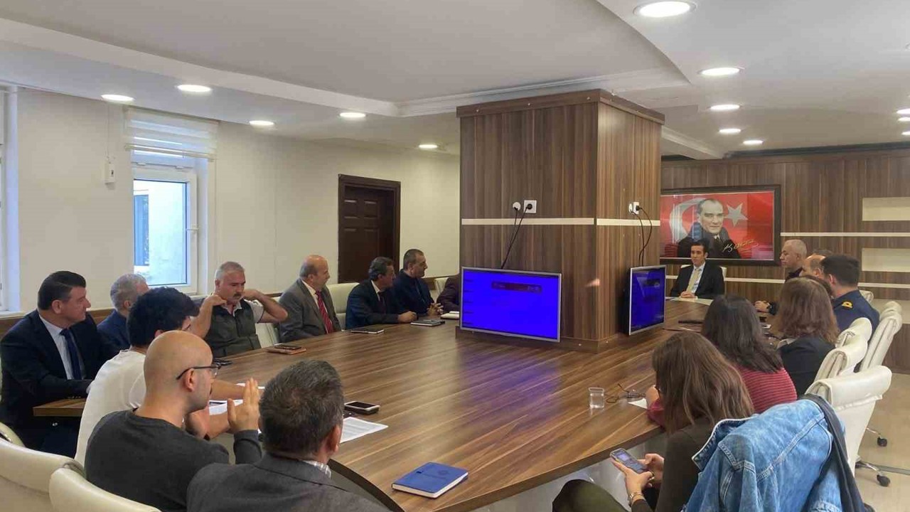 Bozyazı’da sahipsiz sokak hayvanları toplantısı
