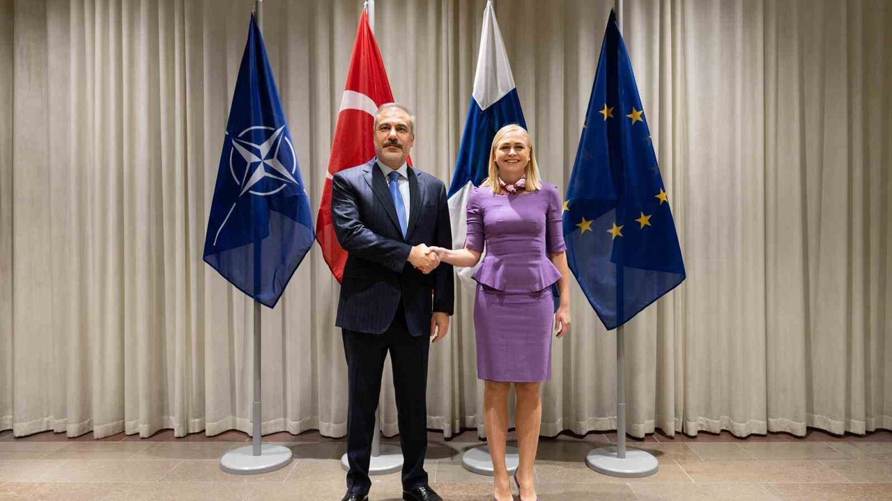 Bakan Fidan, Finlandiyalı mevkidaşı Valtonen ile bir araya geldi
