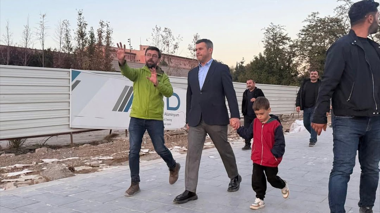 Başkan Çetinkaya, caddelerdeki çalışmaları yakından takip ediyor
