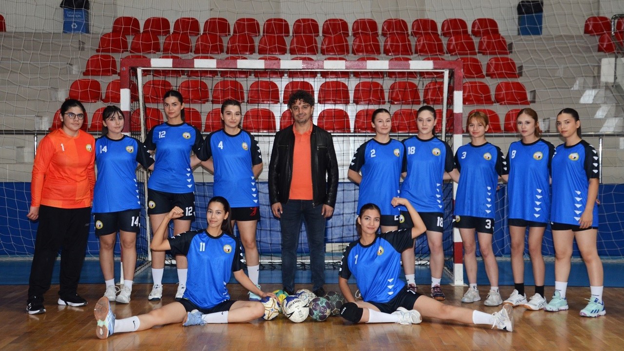 Okullar hentbol heyecanı başladı
