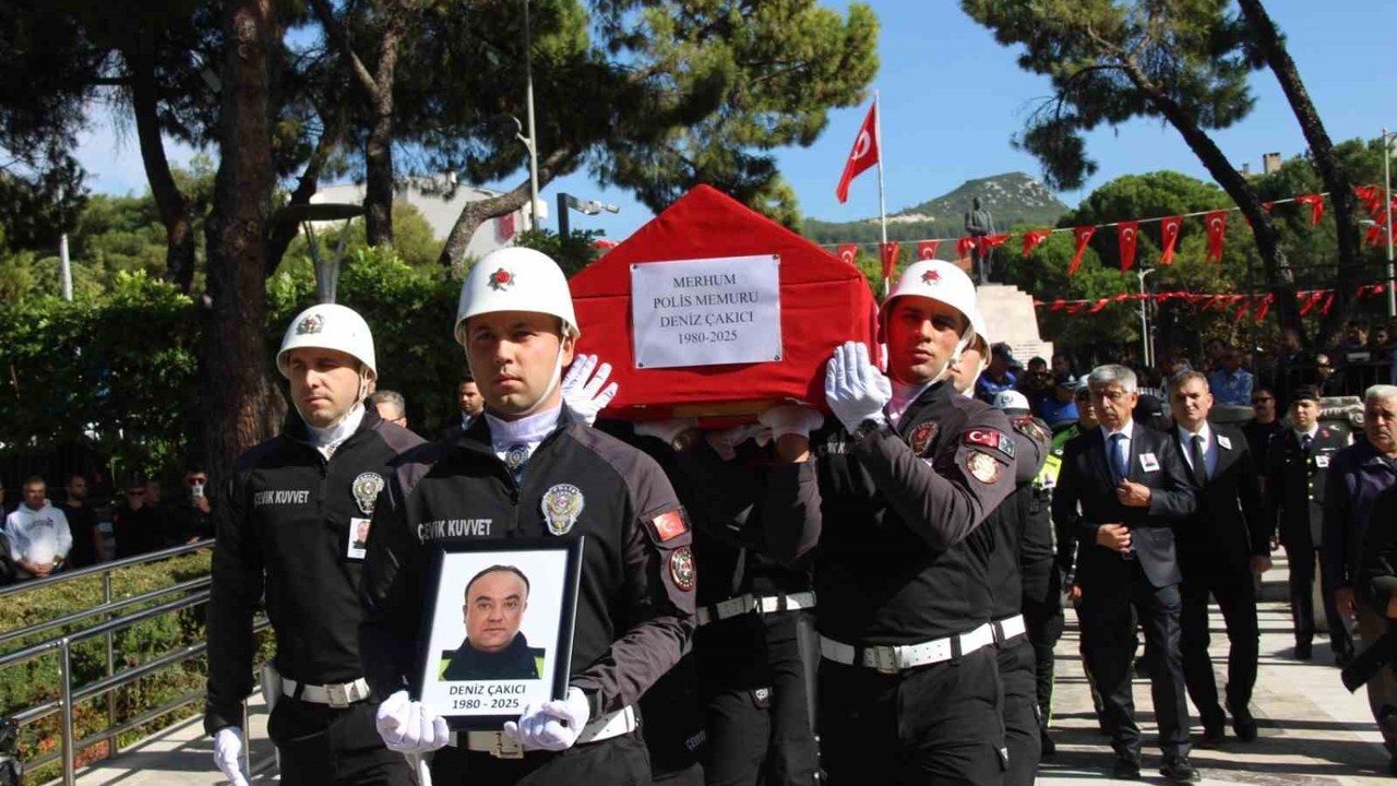 Polis memuru Çakıcı gözyaşlarıyla uğurlandı
