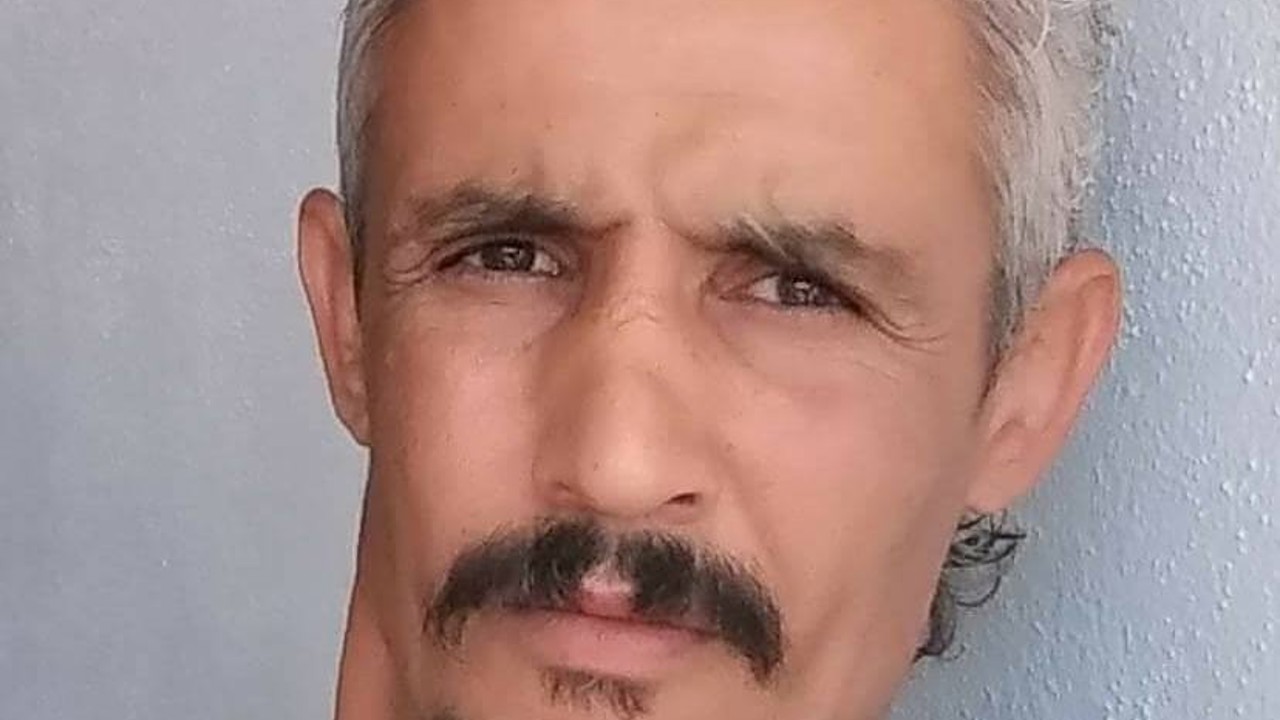 Motosikletten düşüp alevler içinde kalan sürücünün o anları görüntülendi
